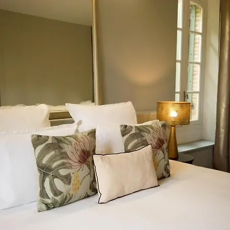 Le Moulin De Salazar Montbarla