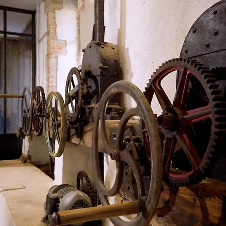 Le Moulin De Salazar Maison d'hôtes Montbarla