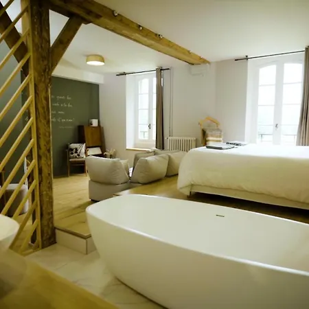 Le Moulin De Salazar Maison d'hôtes 3*