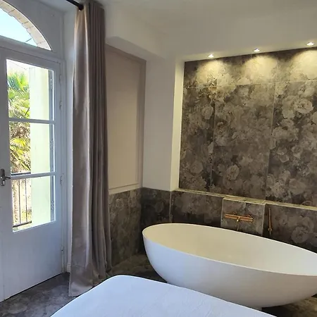 Πανσιόν Le Moulin De Salazar Montbarla